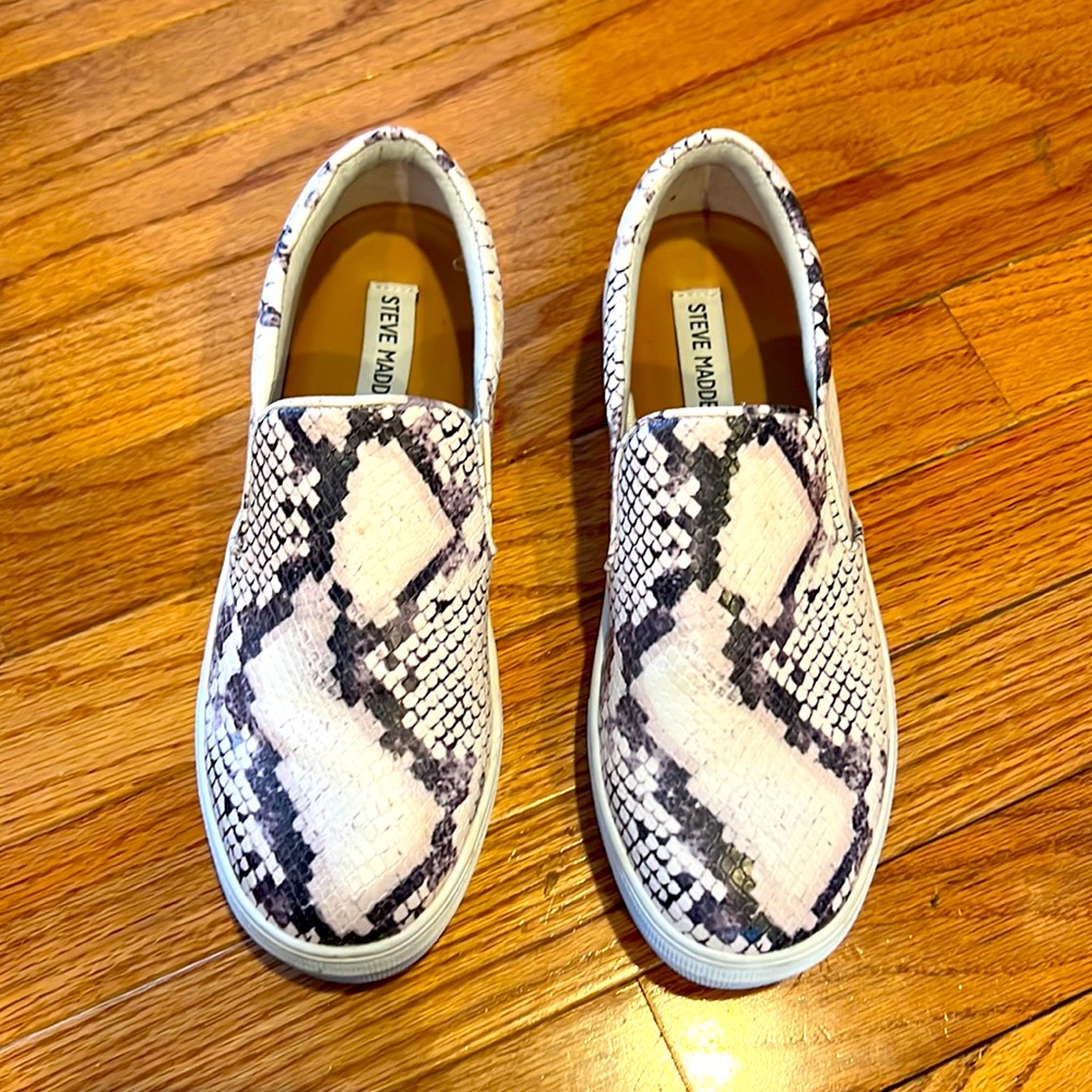 Steve Madden Snakeskin Flats